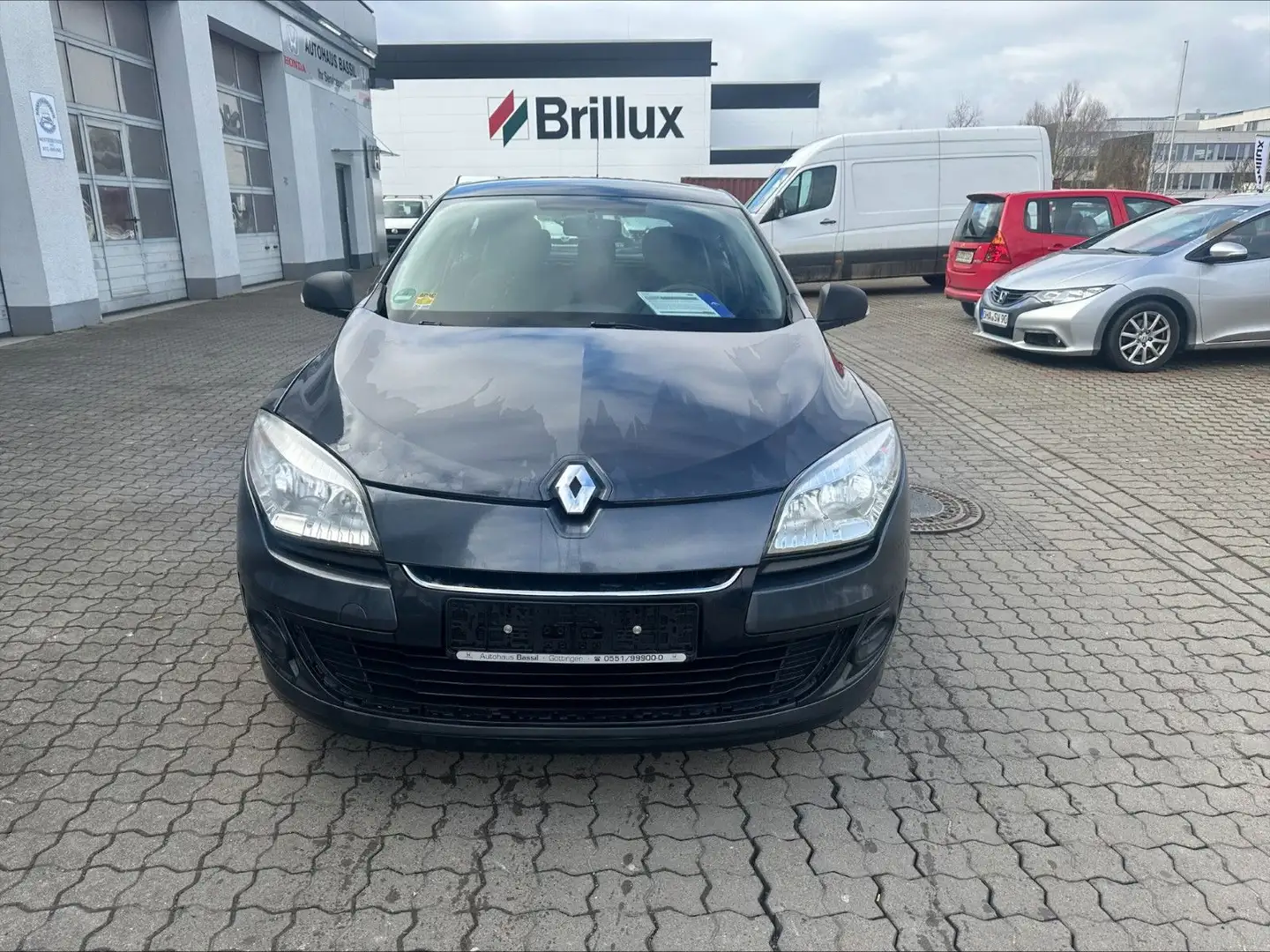 Renault Megane III Lim. 5-trg. Je t'aime Grau - 2