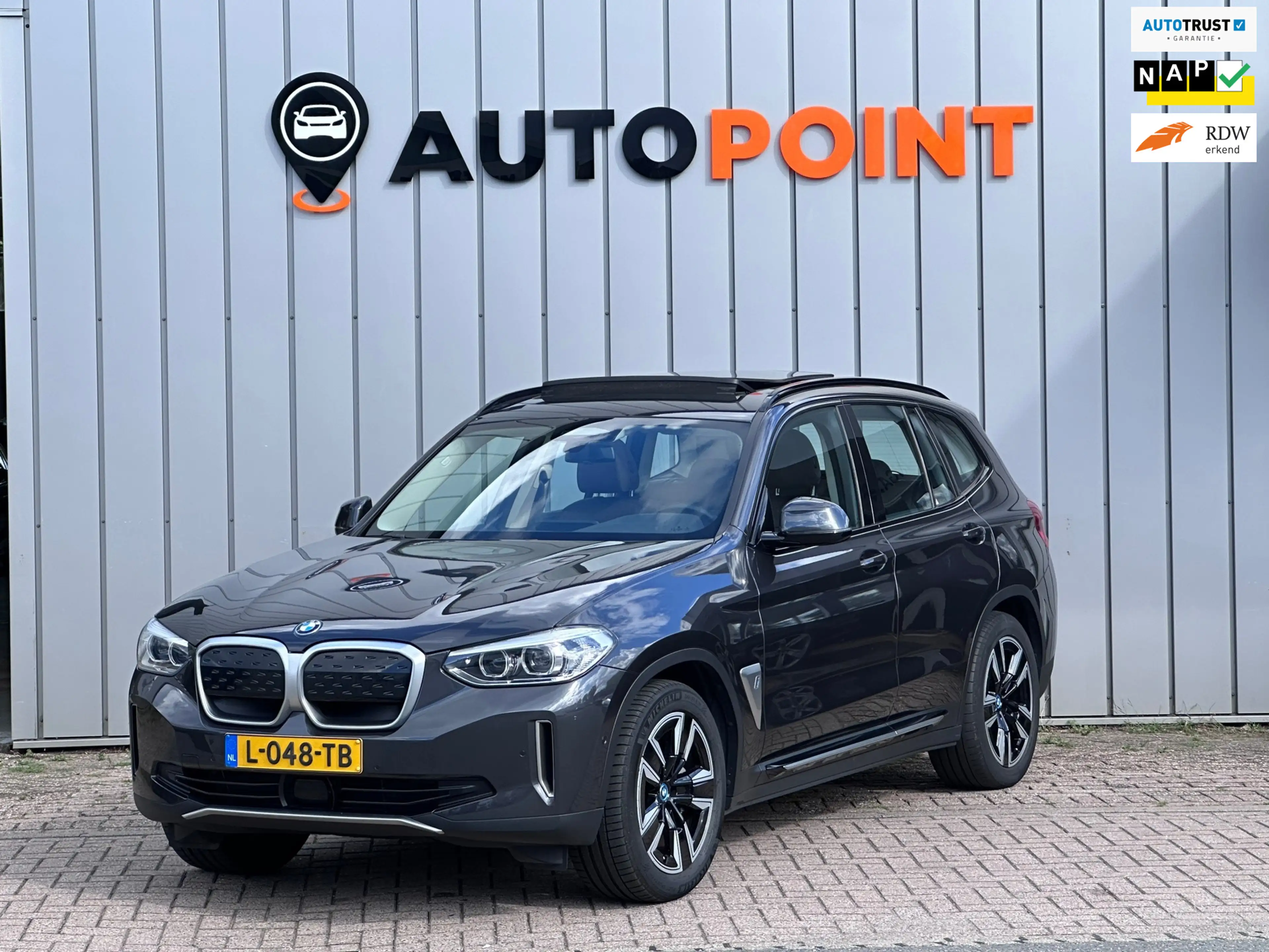 BMW iX3 Executive 80 kWh SOH 100 % PANO LEER 1 EIG ORG NED