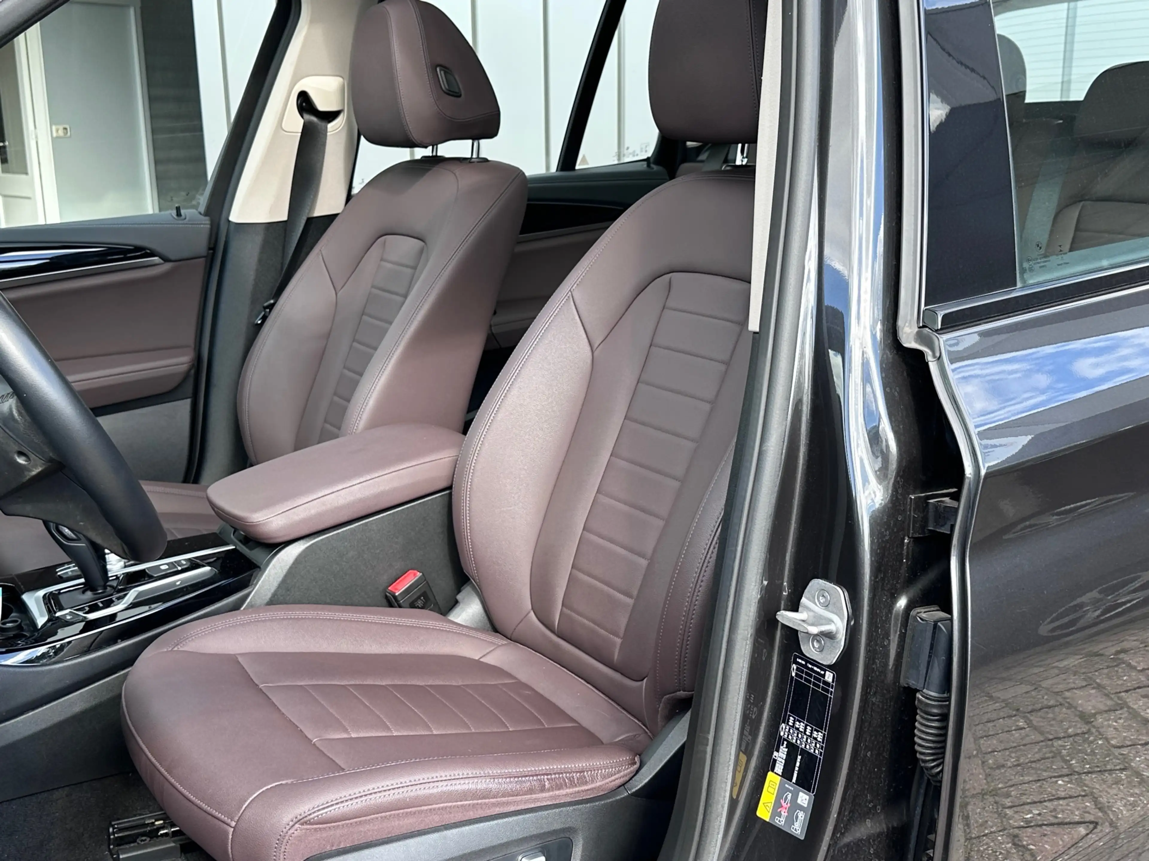 BMW iX3 Executive 80 kWh SOH 100 % PANO LEER 1 EIG ORG NED — photo 9