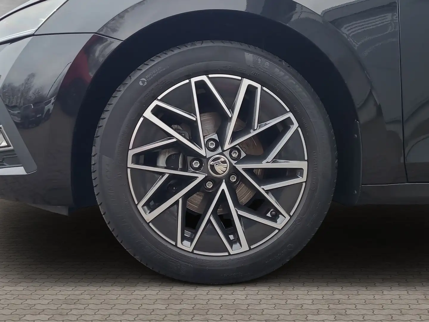 Skoda Octavia Combi 1.5 TSI ACT First Edt. OPF (EU 6d-T) Schwarz - 2