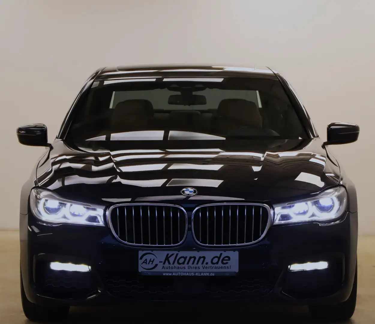 BMW 730 d 265PS xDrive M-Paket HUD H&K Softclose Černá - 2