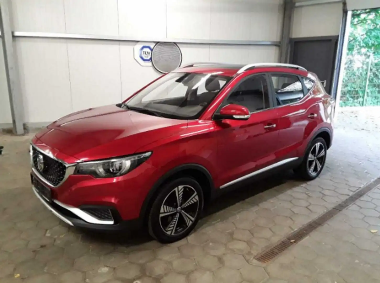 MG ZS Luxury Rouge - 1