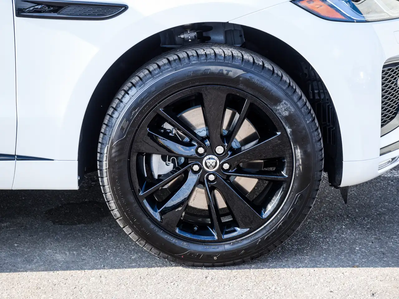 Jaguar F-Pace снимка Jaguar F-Pace
