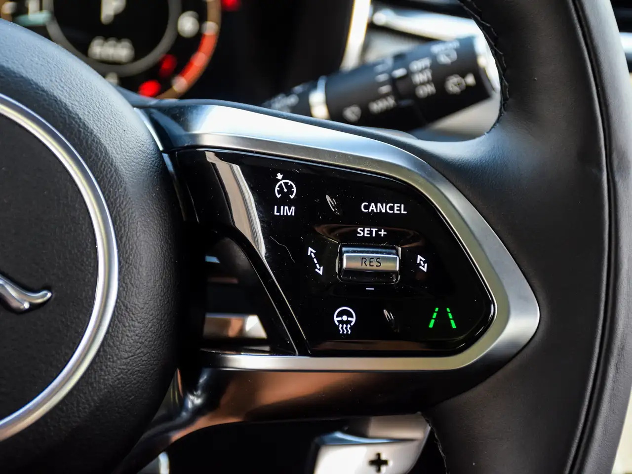 Jaguar F-Pace снимка Jaguar F-Pace
