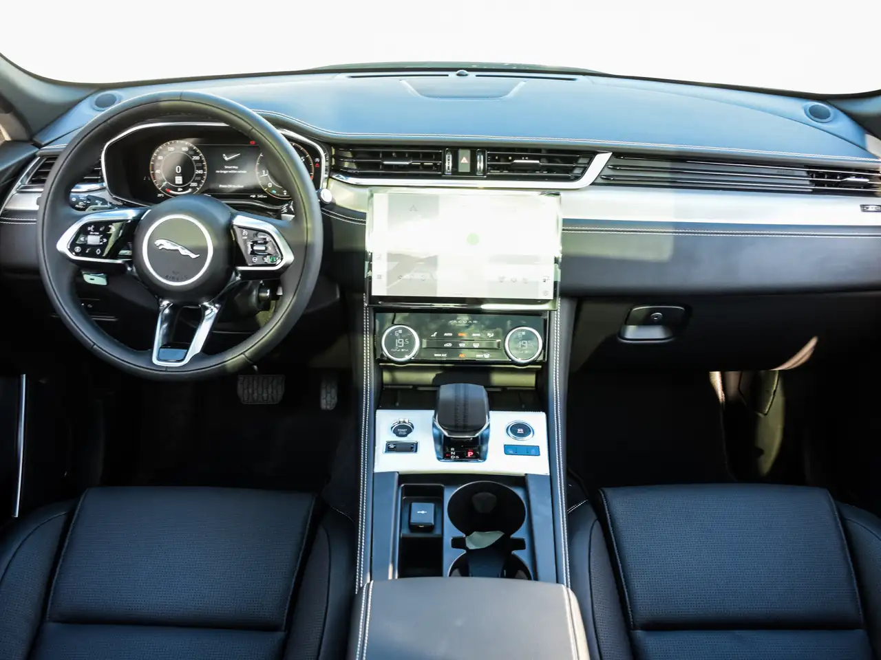 Jaguar F-Pace снимка Jaguar F-Pace