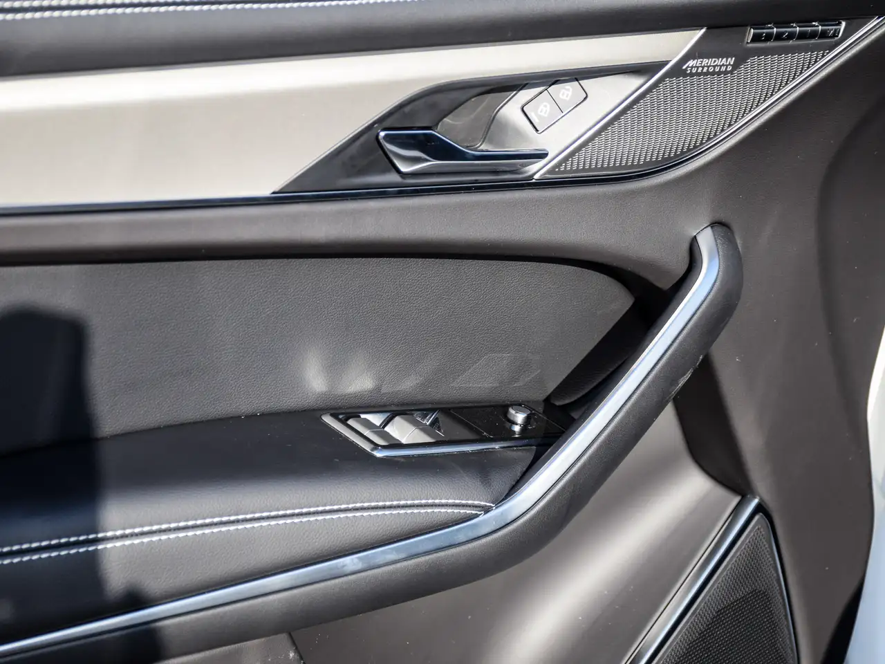 Jaguar F-Pace снимка Jaguar F-Pace
