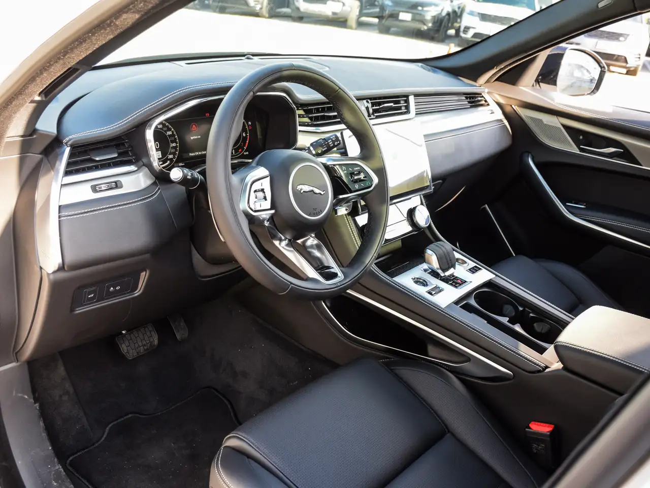 Jaguar F-Pace снимка Jaguar F-Pace