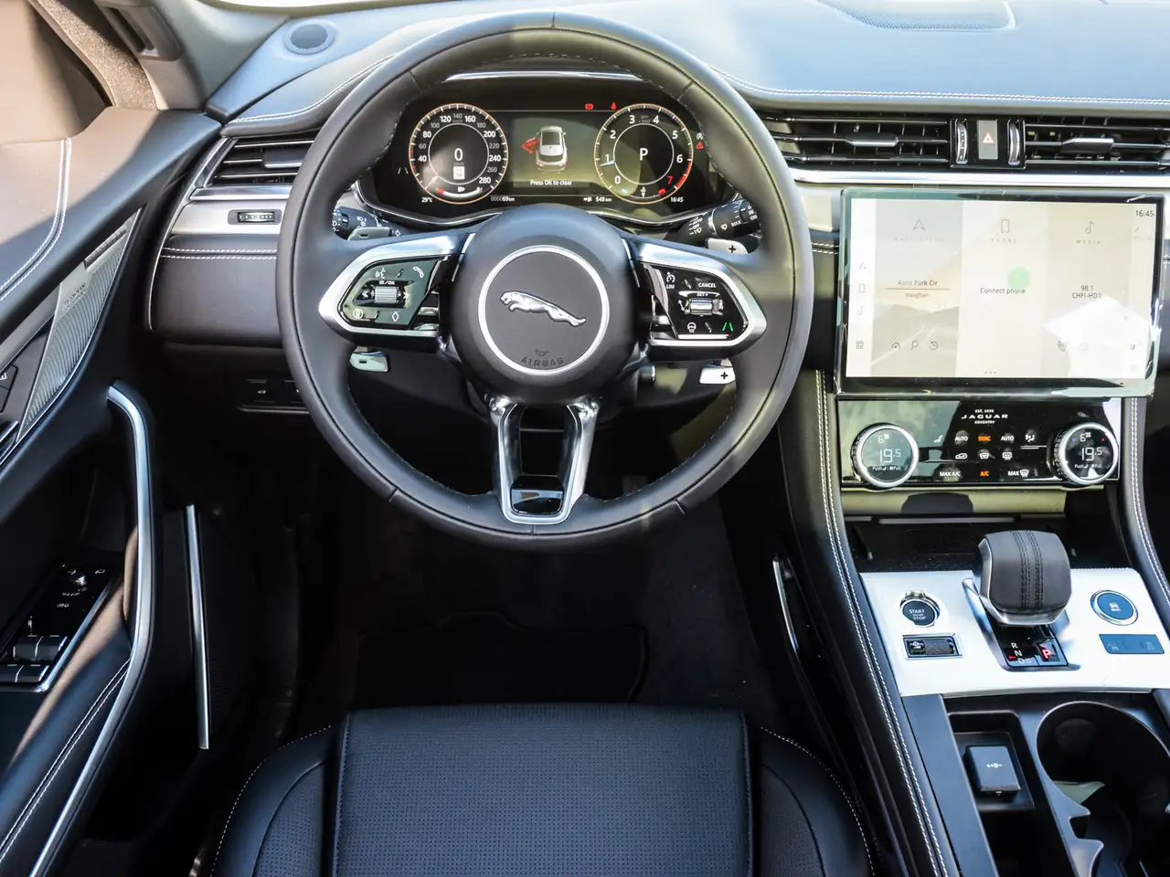 Jaguar F-Pace снимка Jaguar F-Pace