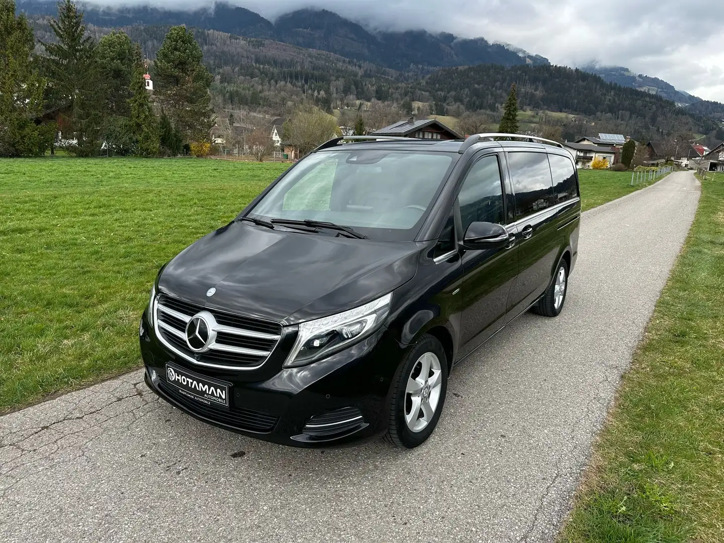 Mercedes-Benz V 250 d AVANTGARDE 4MATIC (ALLRAD) lang 2x Schiebetür Schwarz - 1