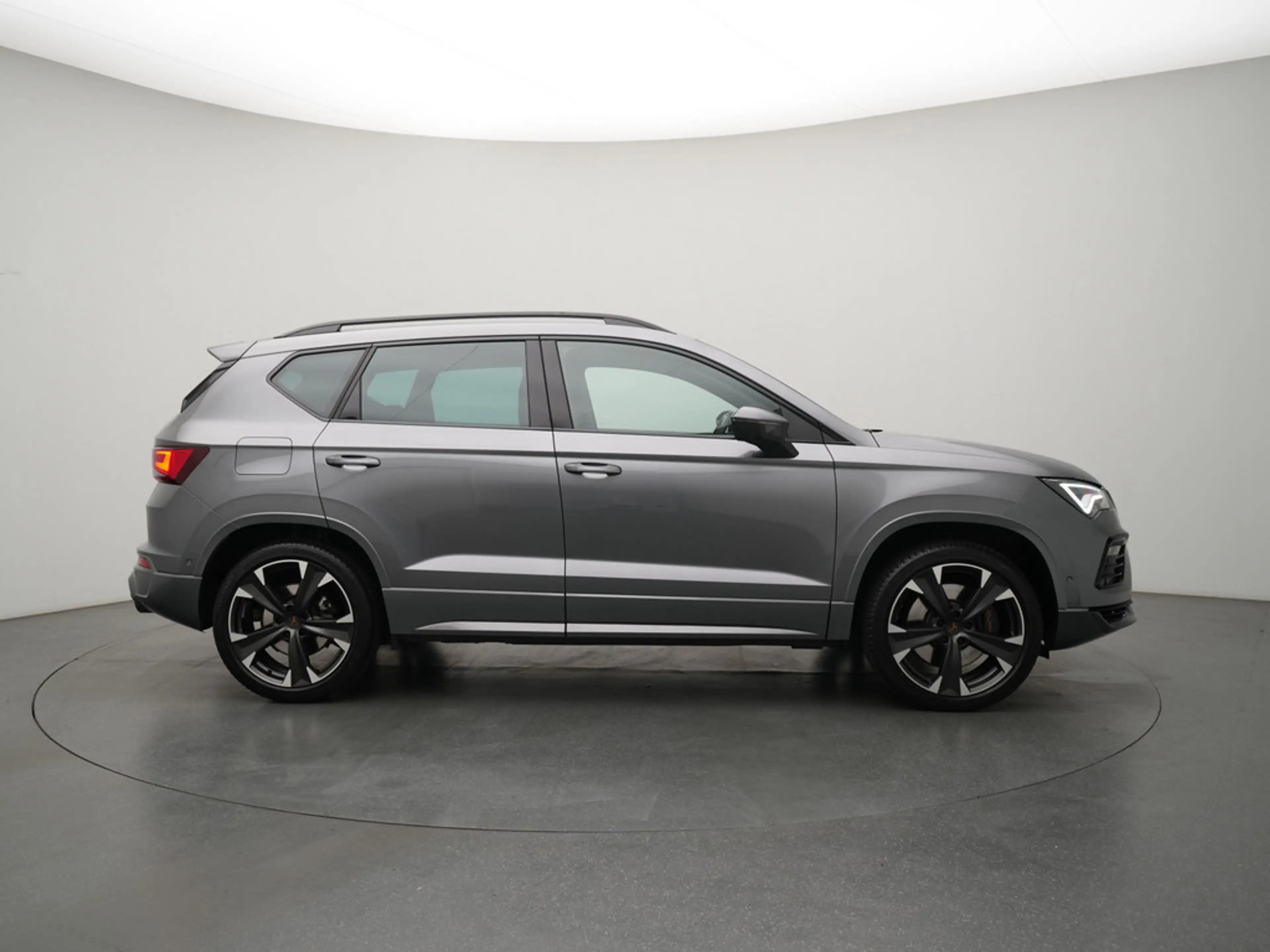 CUPRA Ateca VZ 4Drive AHK DCC LED 360° KAM ACC PDC SHZ — photo 3