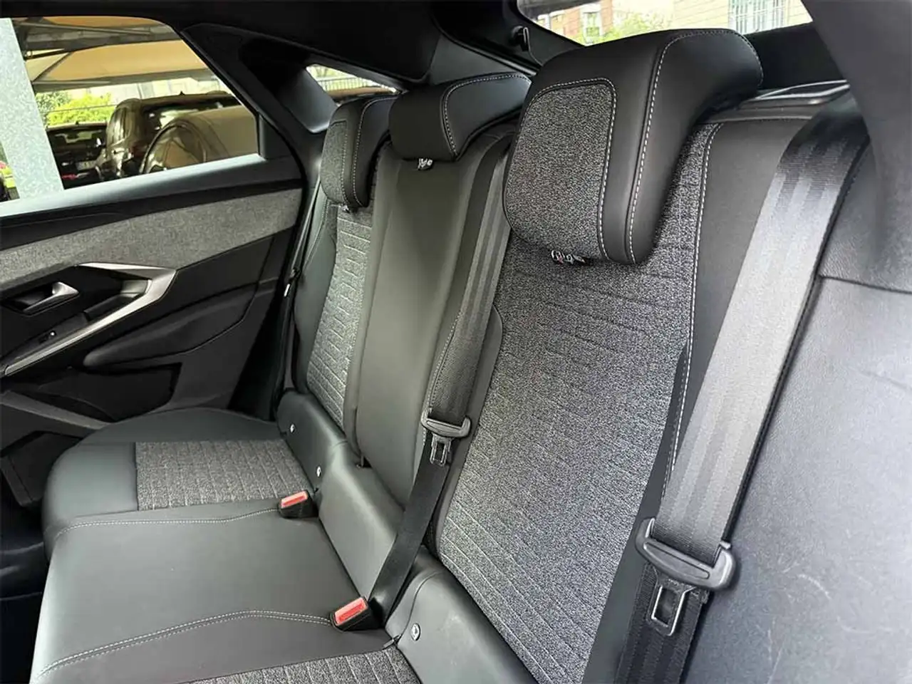Peugeot 3008 hybrid Allure e-dcs6 TELECAMERA CERCHI 19' IVA ESP 30