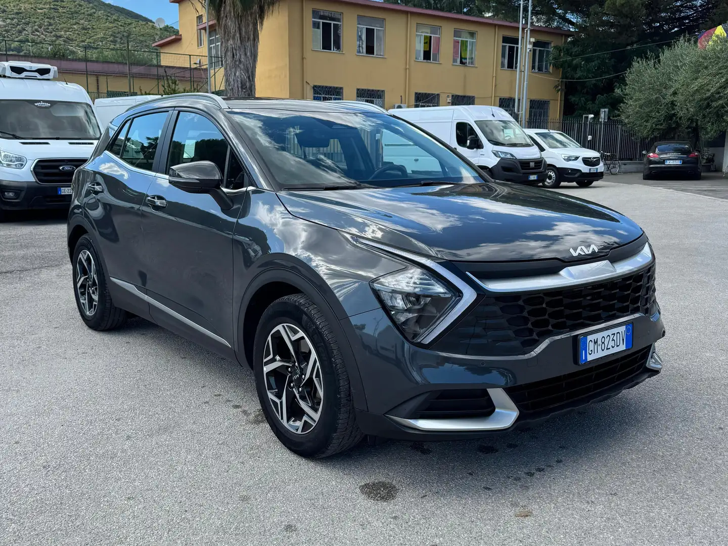 Kia Sportage 1.6TGDI 150cv MANUALE B/GPL Anno 2022 Gris - 1