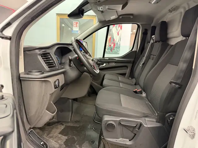 Ford Transit Custom view 5