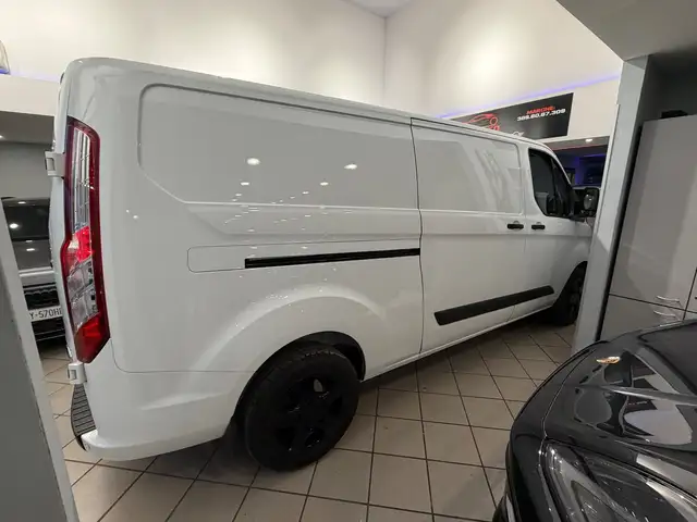 Ford Transit Custom view 11