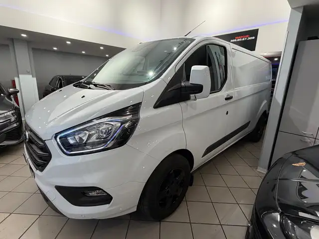 Ford Transit Custom view 3