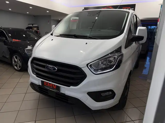 Ford Transit Custom view 4