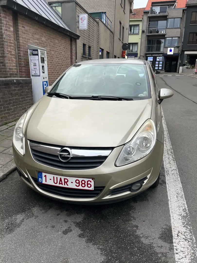 Opel Corsa 1.4 16V Cosmo Zlatá - 1