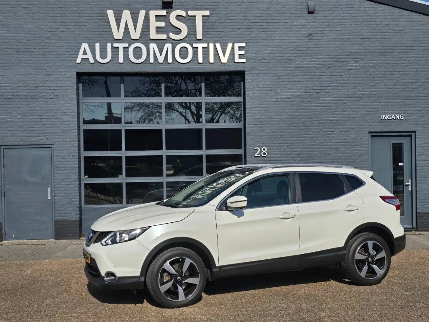 Nissan Qashqai 1.6 Connect Edition 163PK PANO TREKHAAK CAMERA Blanco - 1