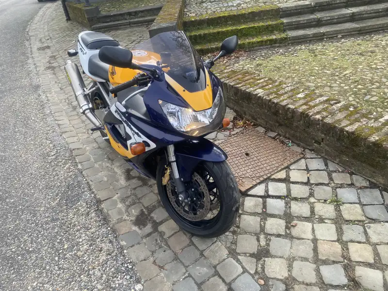 Honda CBR 900 - foto 5