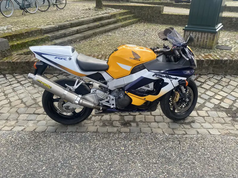 Honda CBR 900 - foto 2