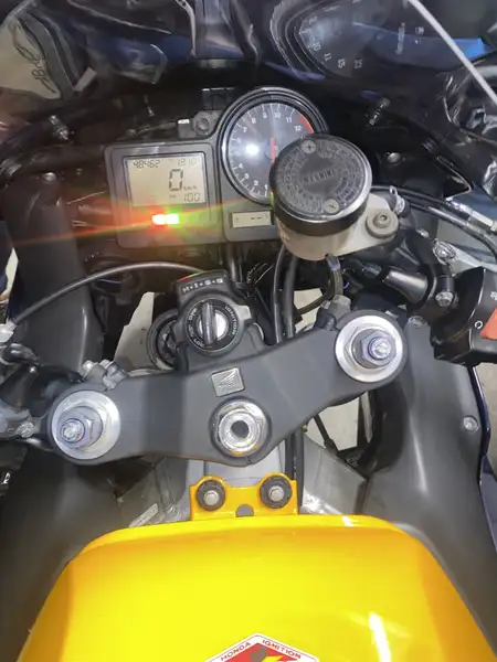 Honda CBR 900 - foto 8