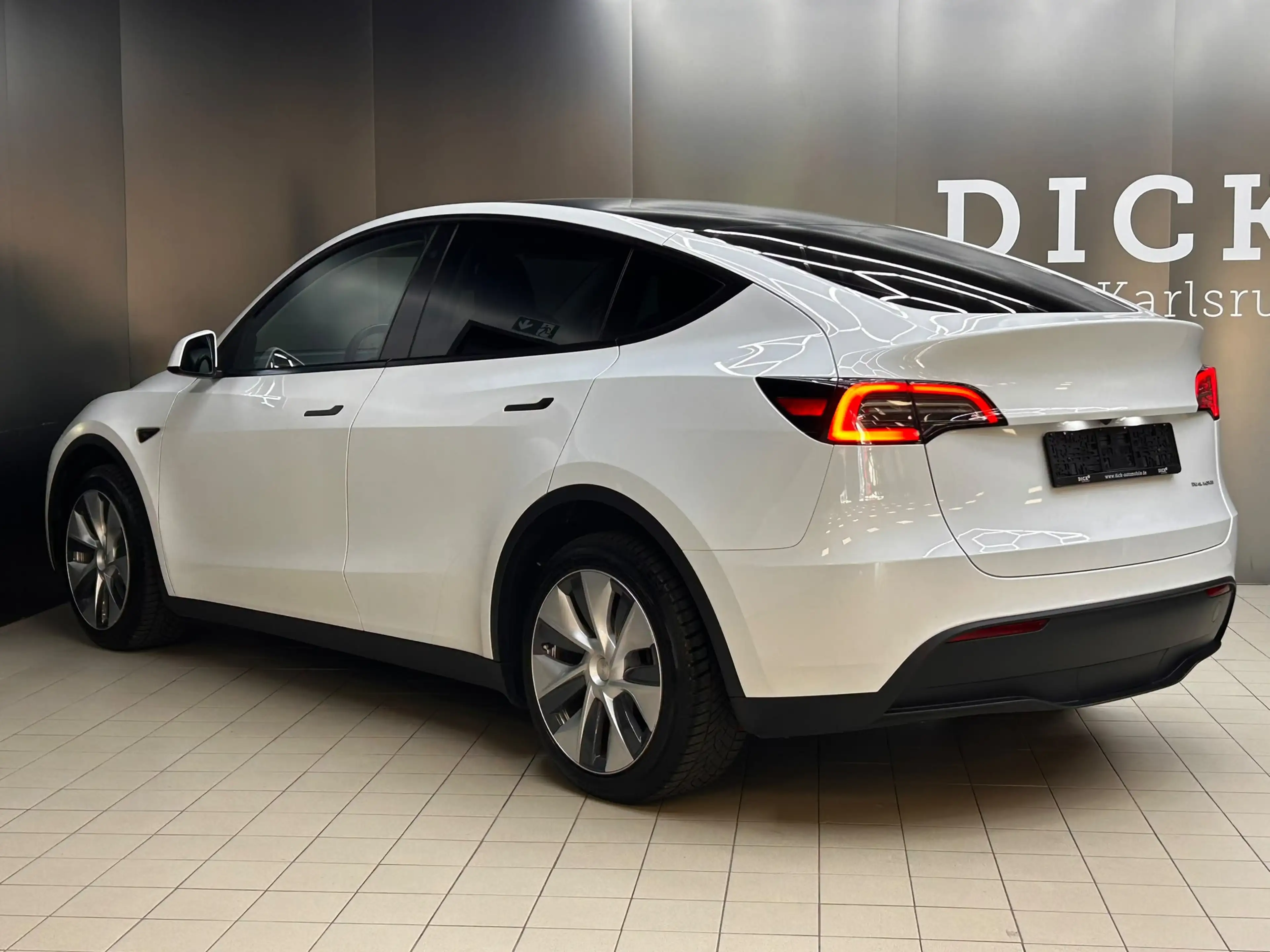 Tesla Model Y Long Range Dual AWD LED+NAV+SHZ+360+ACC+ — photo 7