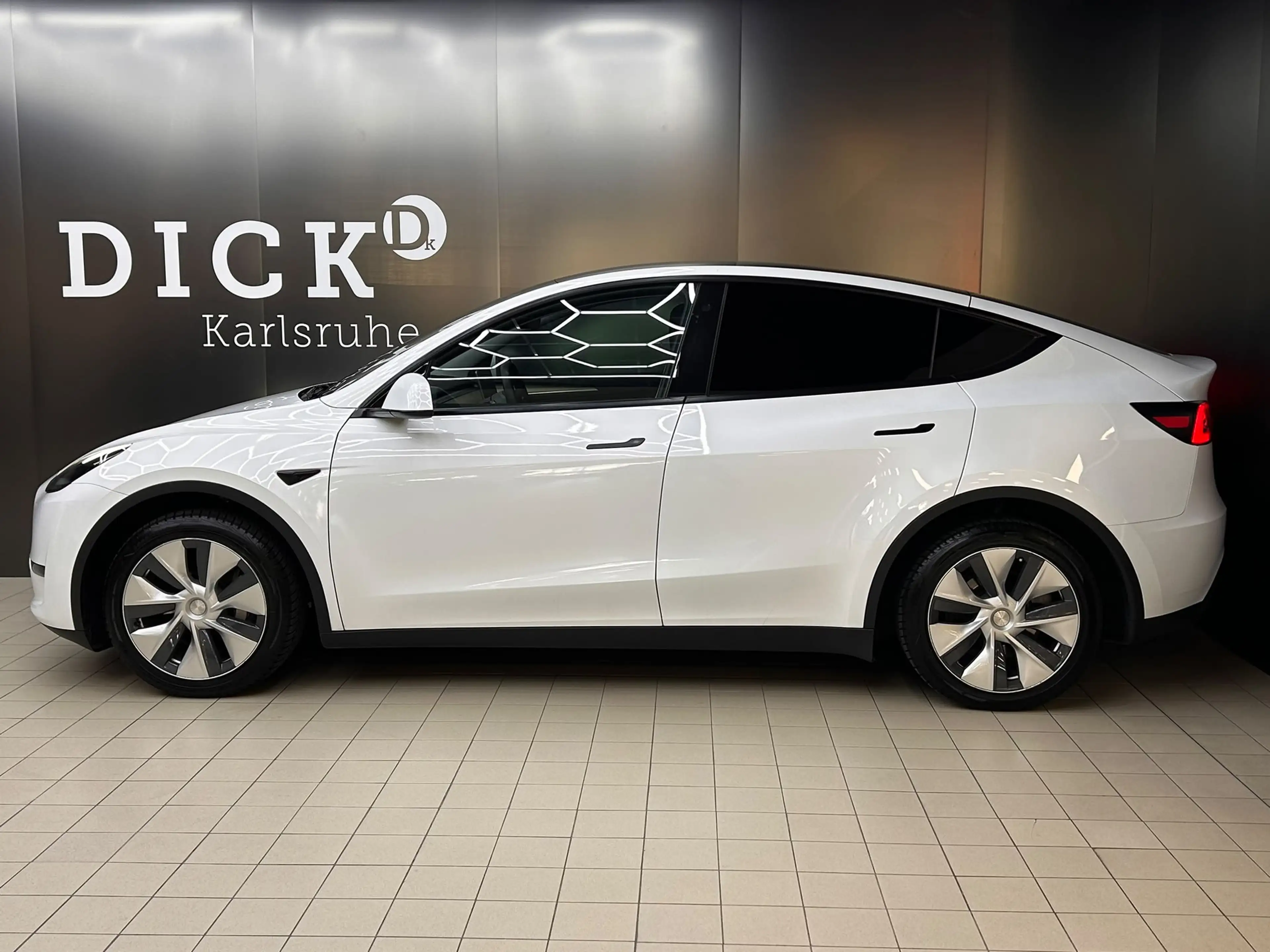 Tesla Model Y Long Range Dual AWD LED+NAV+SHZ+360+ACC+ — photo 6