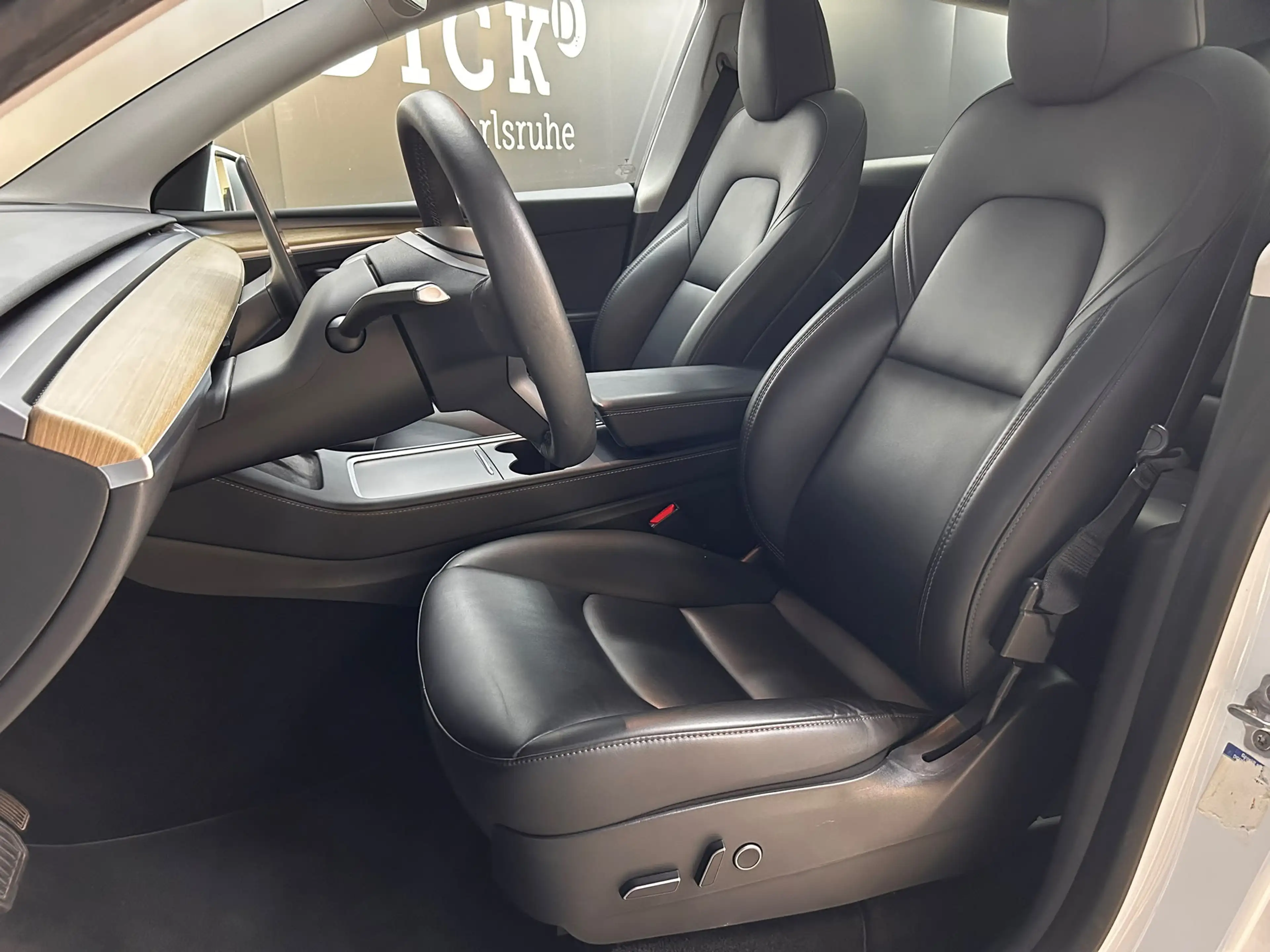 Tesla Model Y Long Range Dual AWD LED+NAV+SHZ+360+ACC+ — photo 10
