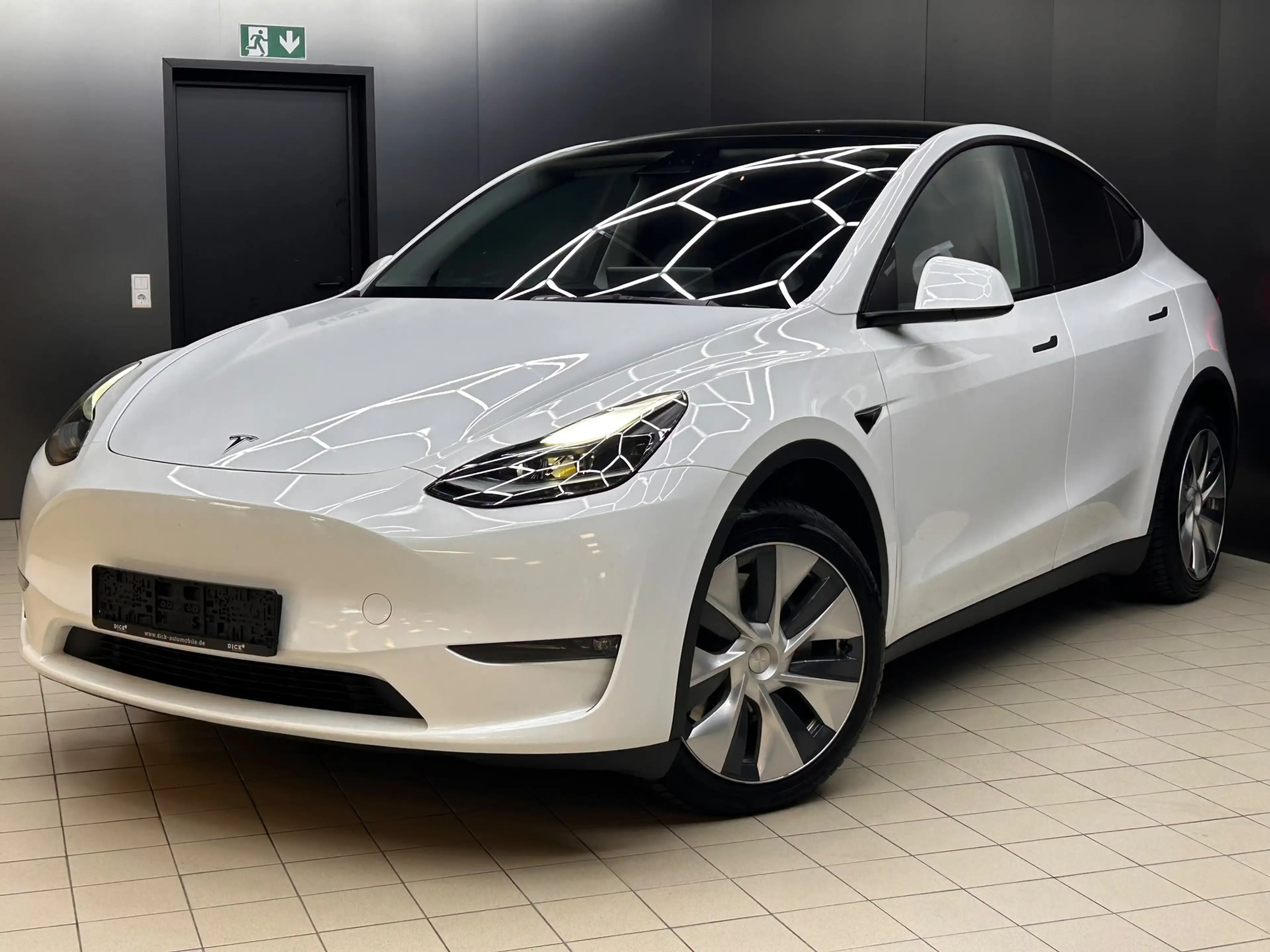 Tesla Model Y Long Range Dual AWD LED+NAV+SHZ+360+ACC+ — photo 5