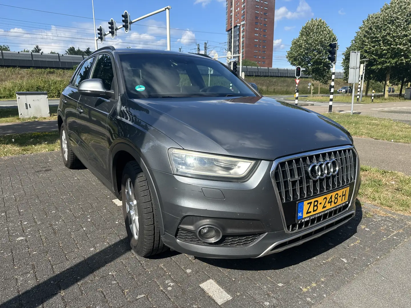 Audi Q3 2.0 TFSI q. S Edit. Grijs - 1