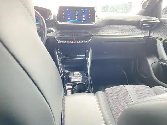 Peugeot 2008 view 11