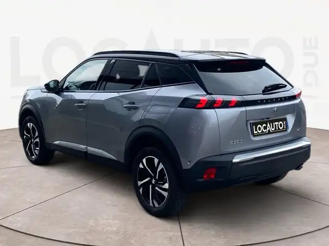 Peugeot 2008 view 5