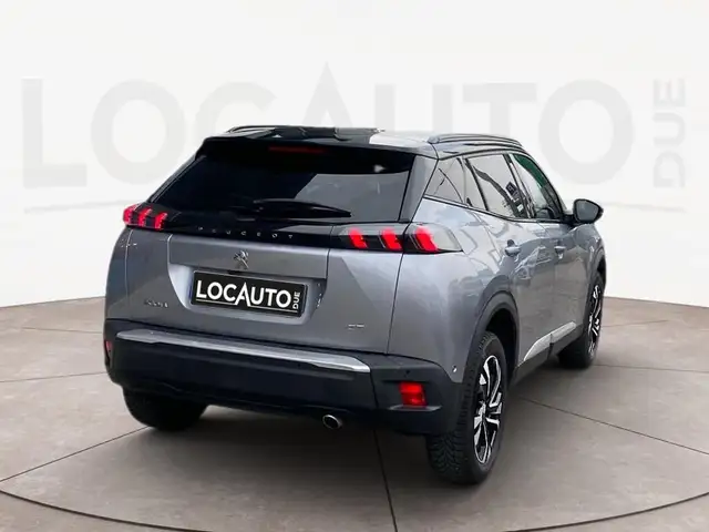 Peugeot 2008 view 4