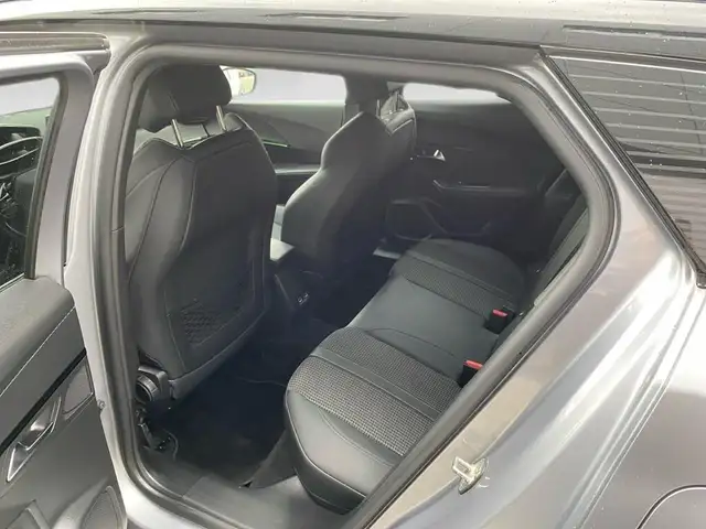 Peugeot 2008 view 8