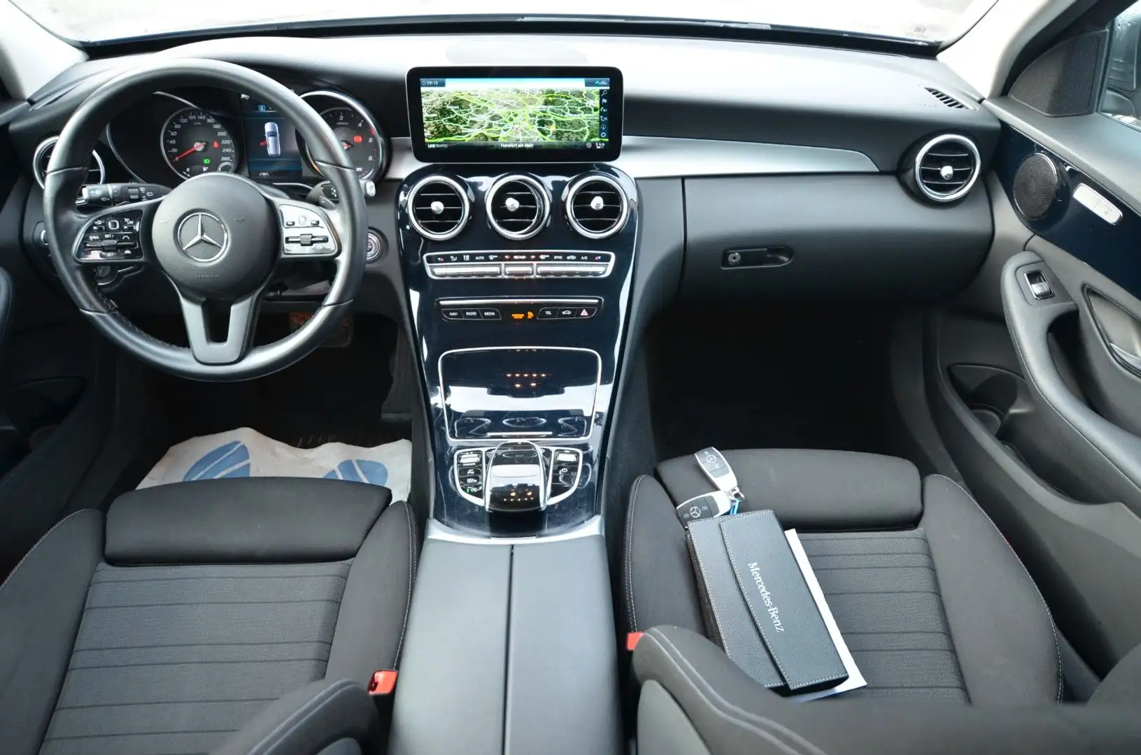 Mercedes-Benz C 200 T d*Autom*AHK*Navi*Kamera*1.Hand*Garantie* Grau - 2