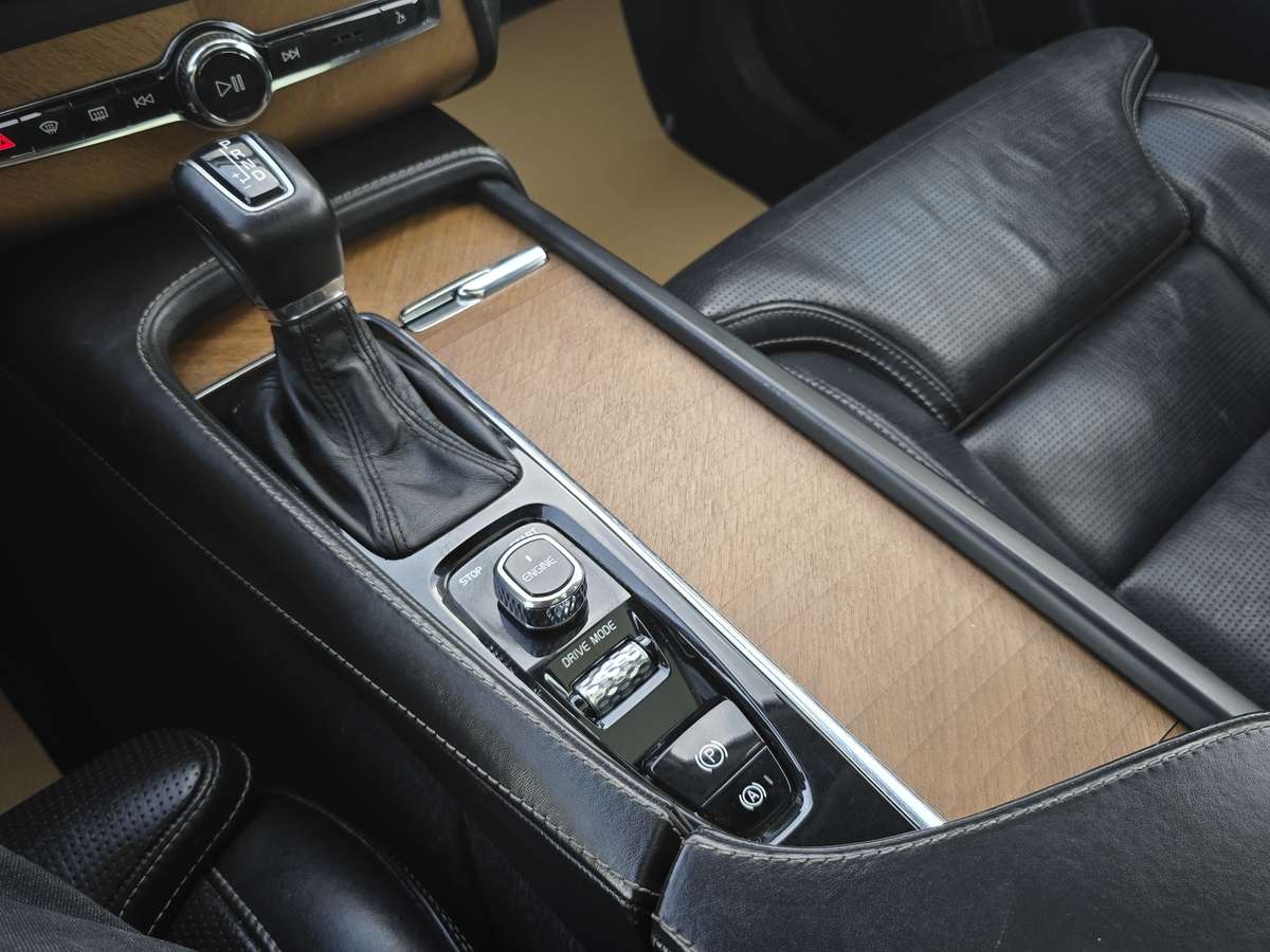 2016 Volvo XC90 Inscription thumb 17