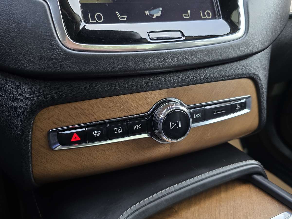 2016 Volvo XC90 Inscription thumb 16