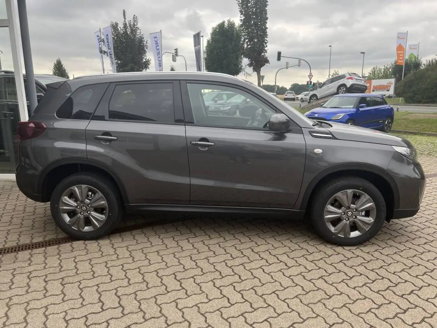 Suzuki Vitara 1.4 Comfort Automatik LED Navi Grigio - 2