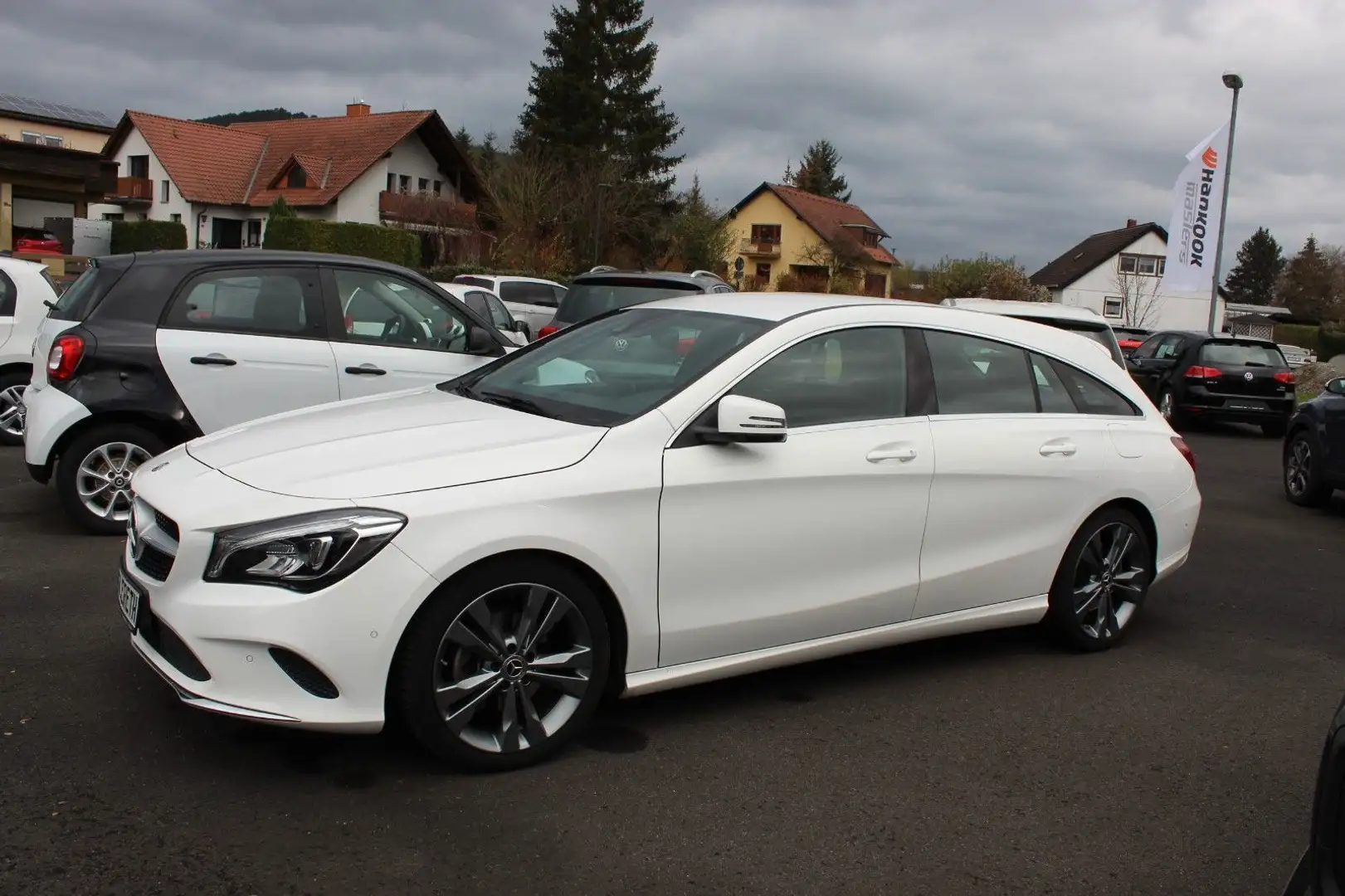 Mercedes-Benz CLA 180 Navi SHZ Teilleder sehr gepflegt Weiß - 2