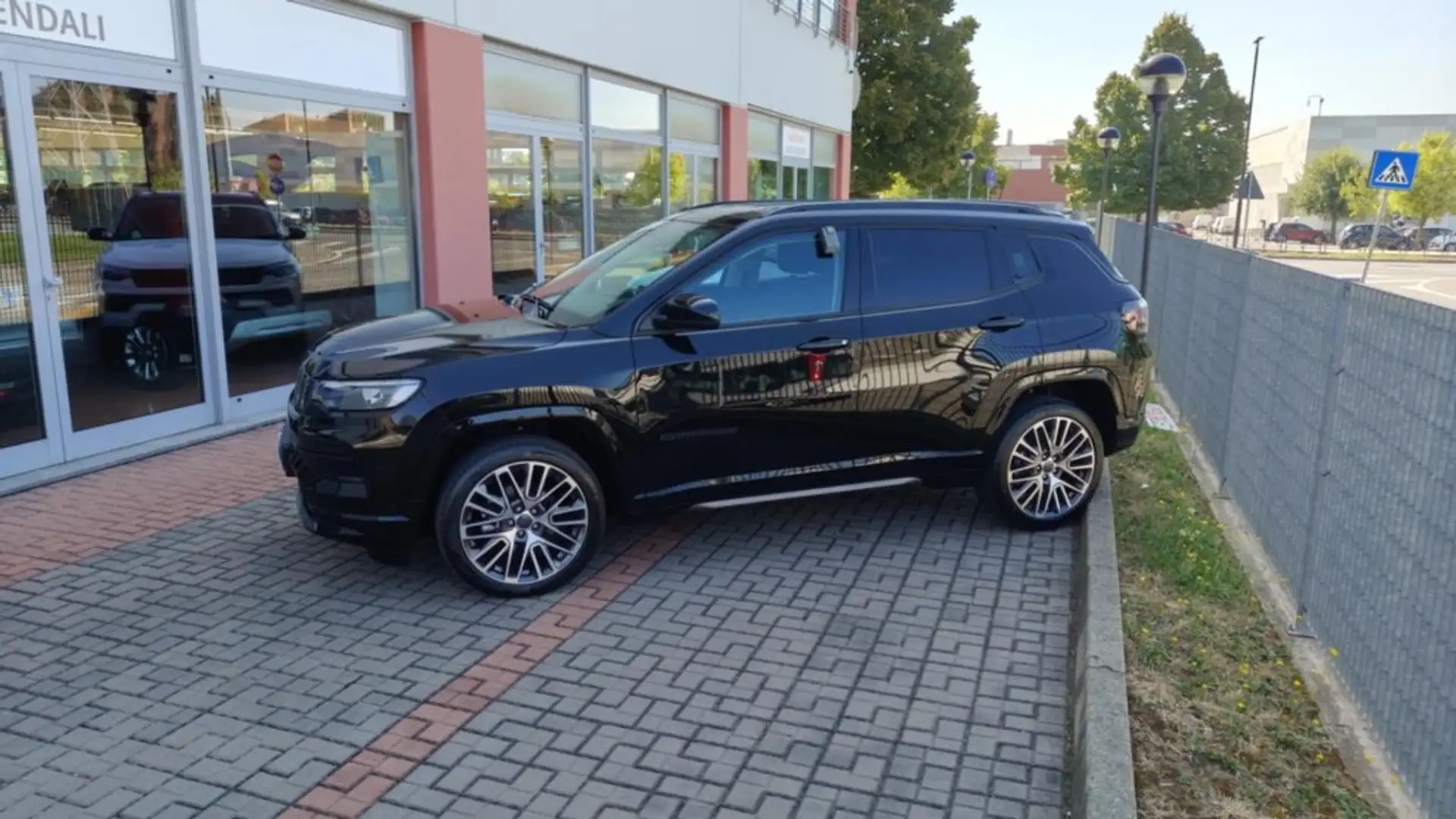 Jeep Compass 1.5 Turbo T4 130 CV MHEV 2WD S Summit Nero - 2