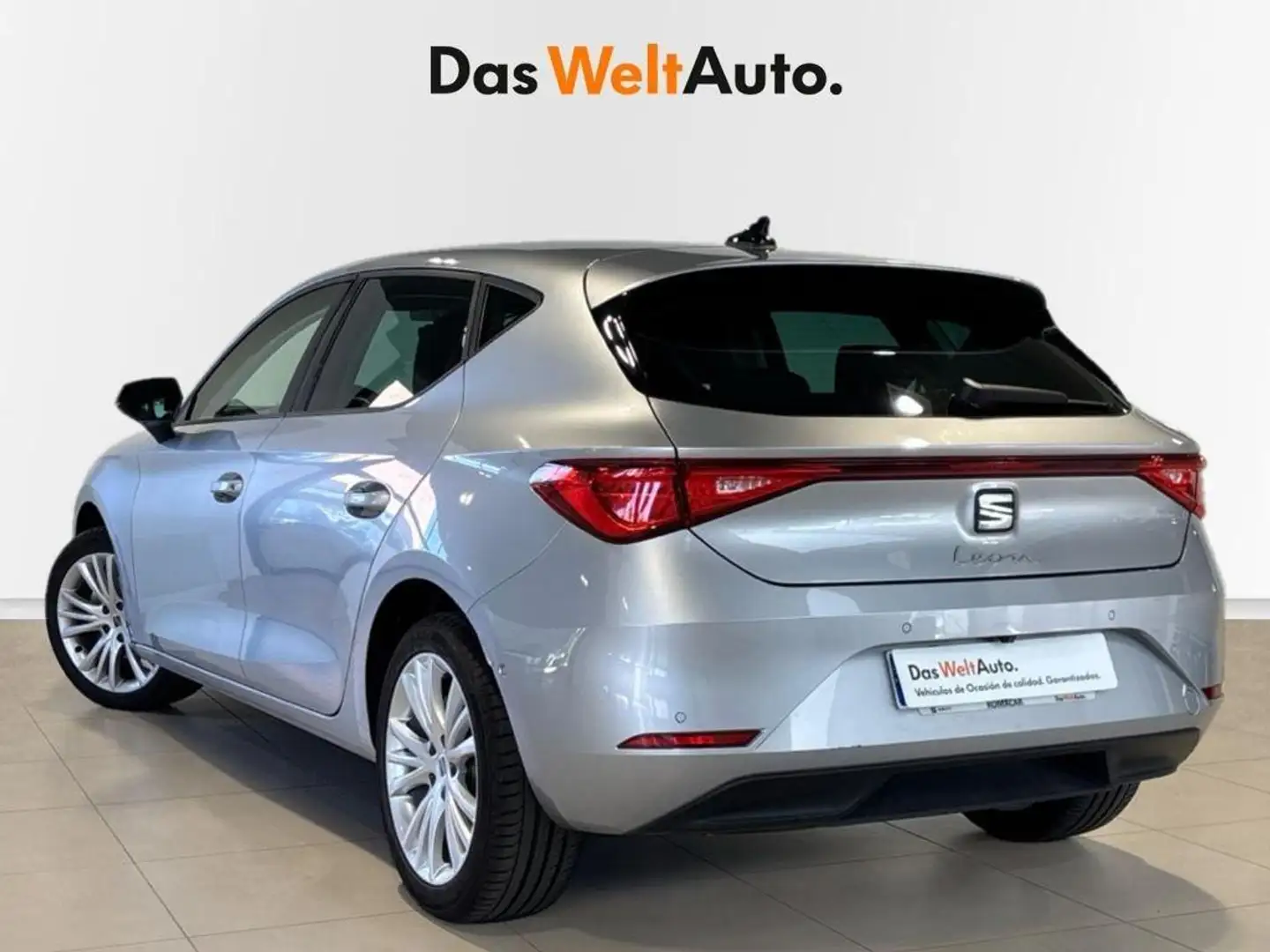 SEAT Leon 1.5 eTSI DSG-7 S&S Style Special Edition 150 Plateado - 2