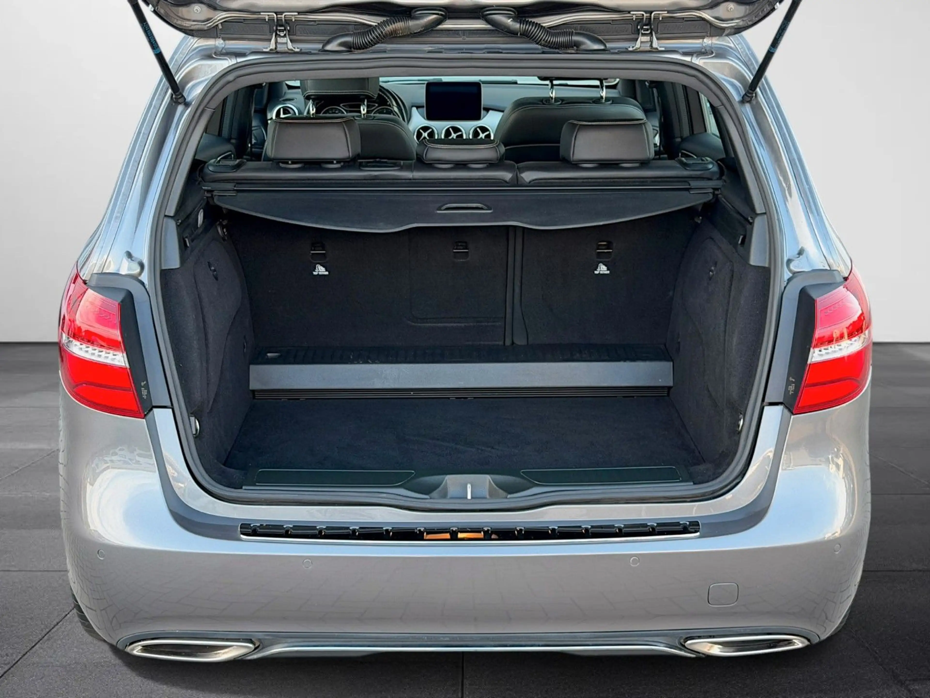 Mercedes-Benz B 220 d 4MATIC AMG F/ LED SCHEI./PANO/AHK/KAMERA — photo 10