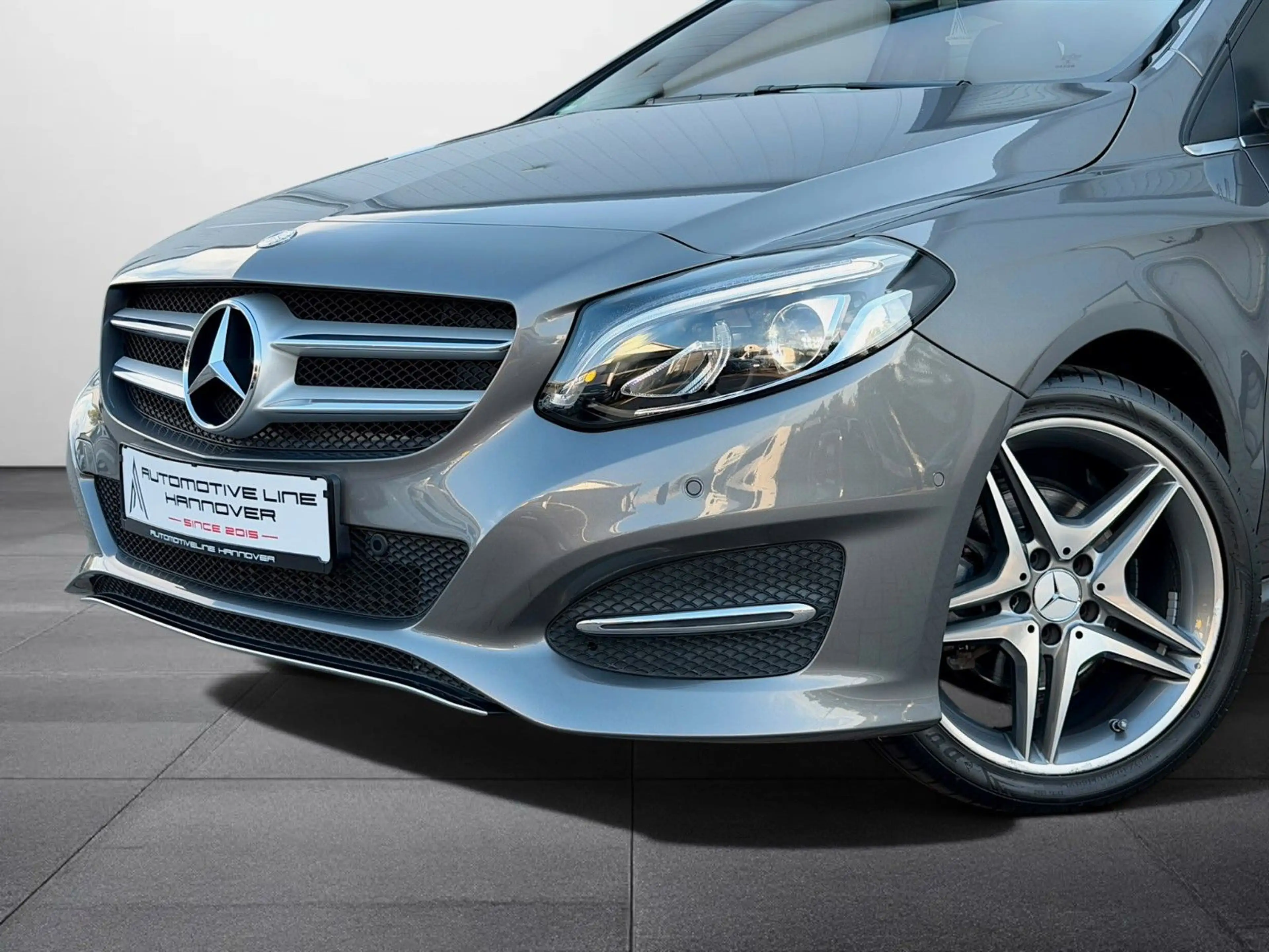 Mercedes-Benz B 220 d 4MATIC AMG F/ LED SCHEI./PANO/AHK/KAMERA — photo 8