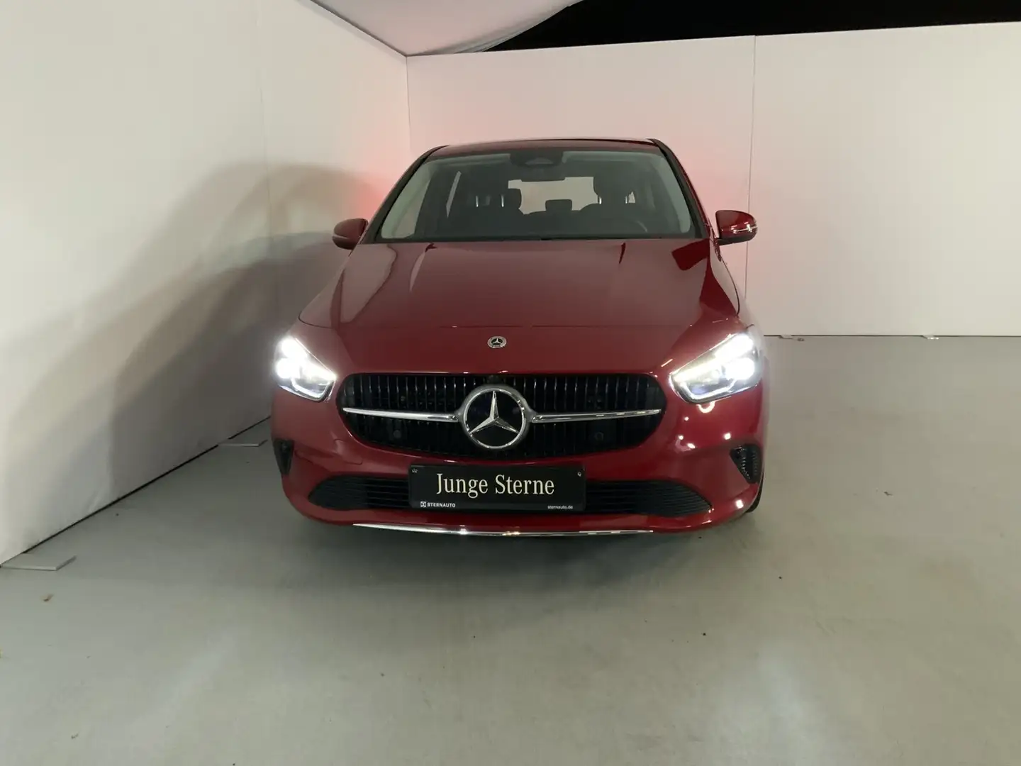 Mercedes-Benz B 180 B 180 Progr Standheizung Multi-LED RüCam  Navi Rot - 2