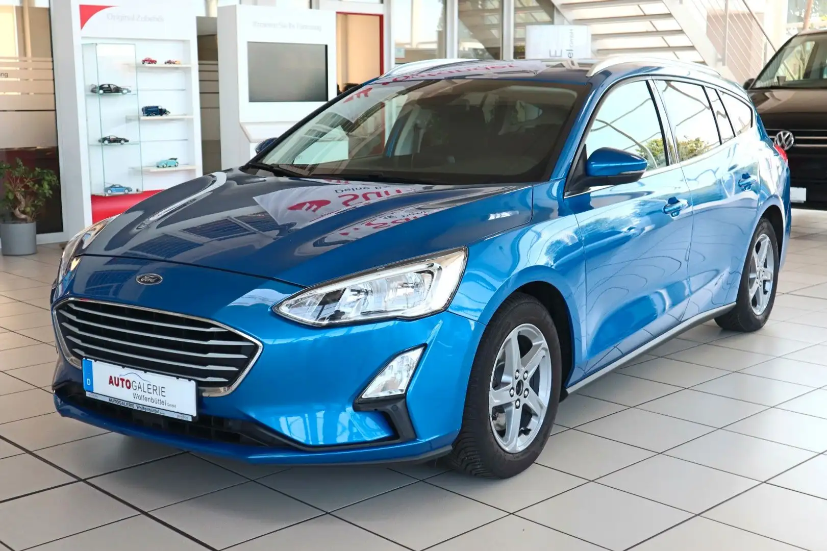 Ford Focus Turnier Cool & Connect AHK Navi PDC Blau - 1