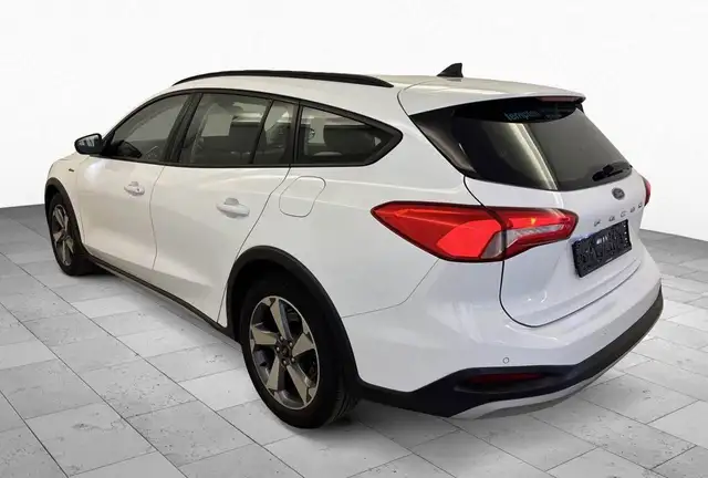 Ford Focus view 4