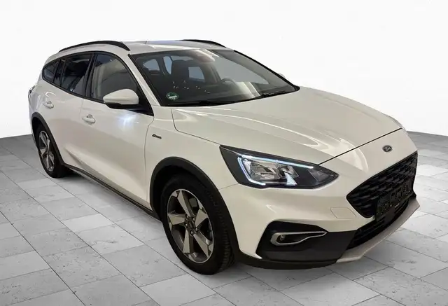 Ford Focus view 2