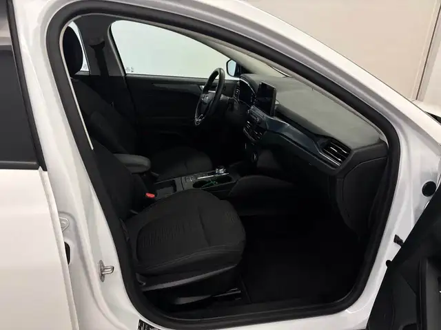 Ford Focus view 7