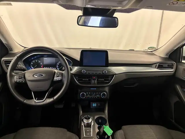 Ford Focus view 8