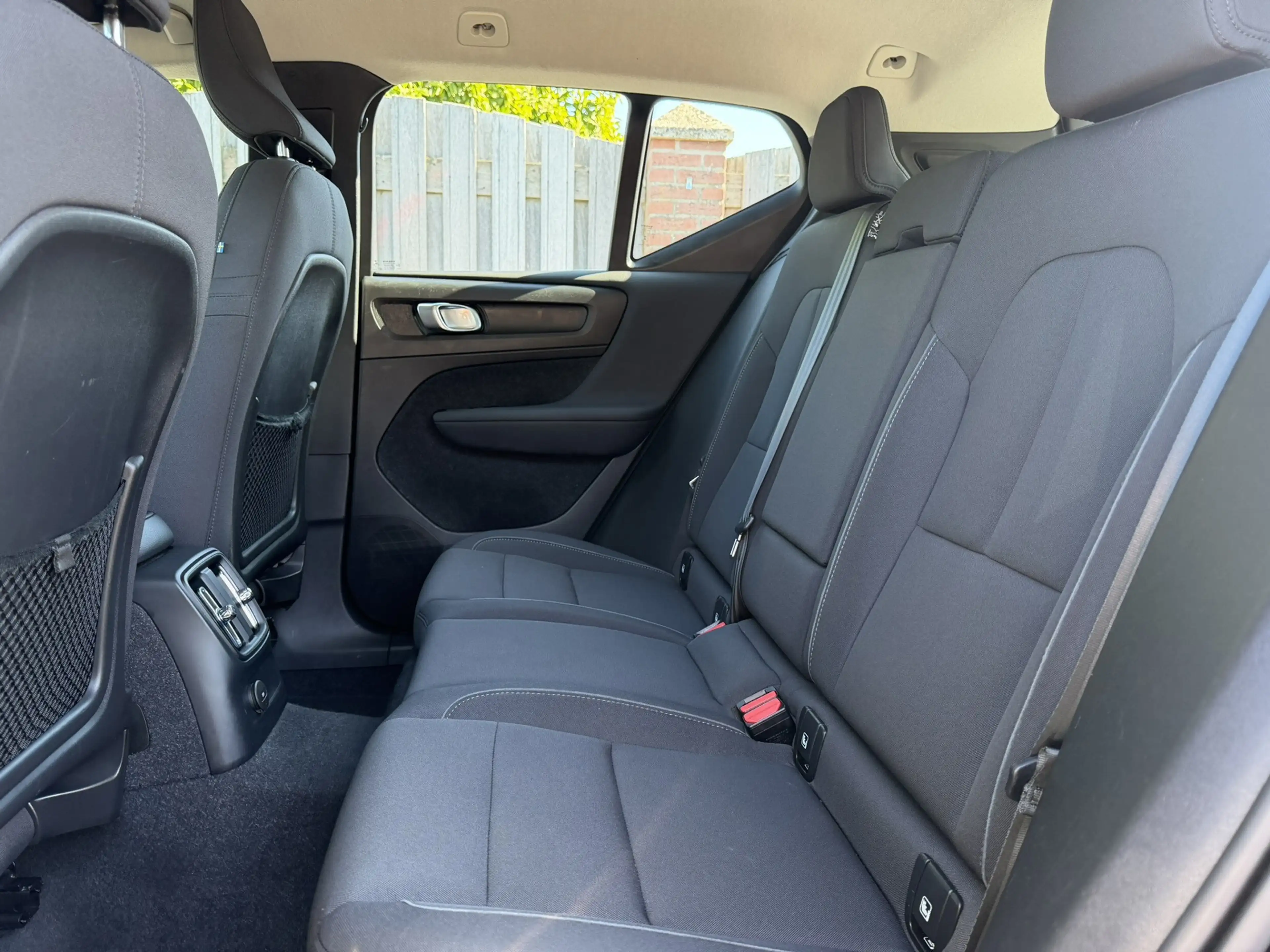 Volvo XC40 1.5 T4 Recharge Inscription Expression TREKHAAK CL — photo 14